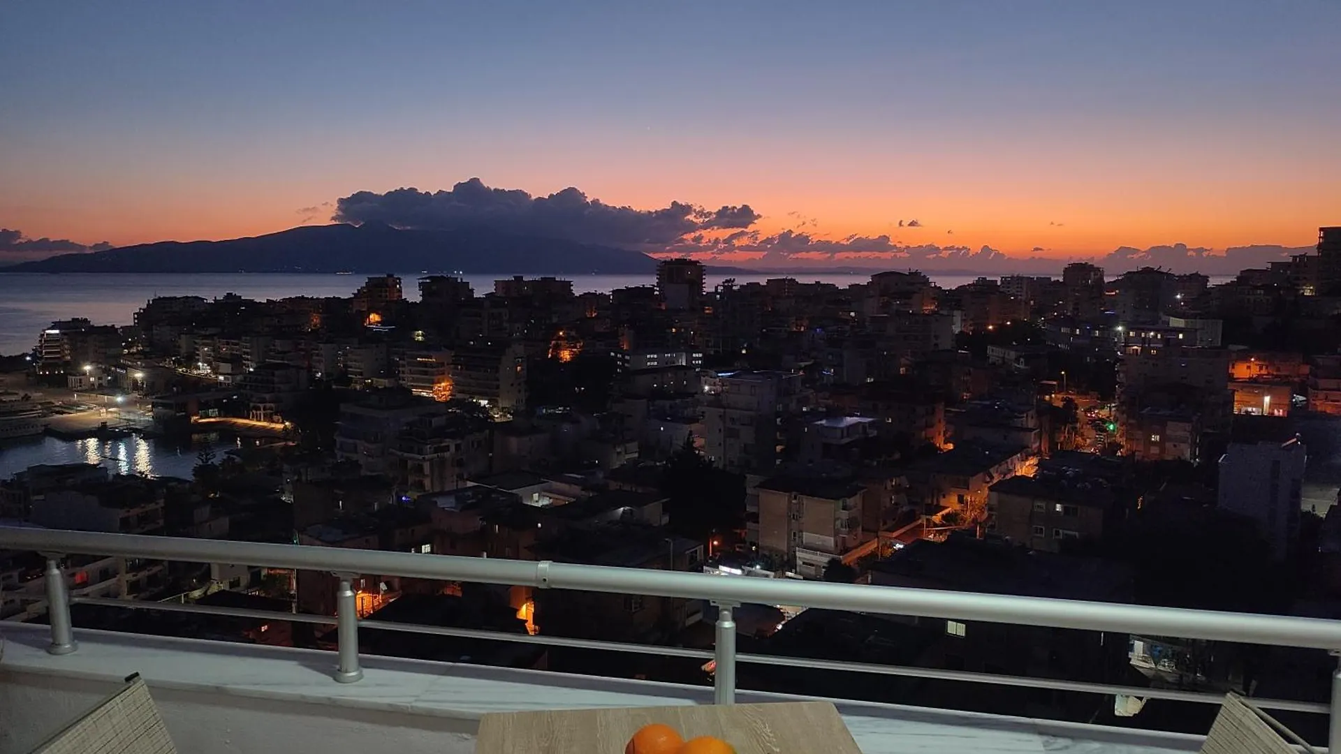 Topaz Perfekt Apartament 100 M To Bulevard Sarandë